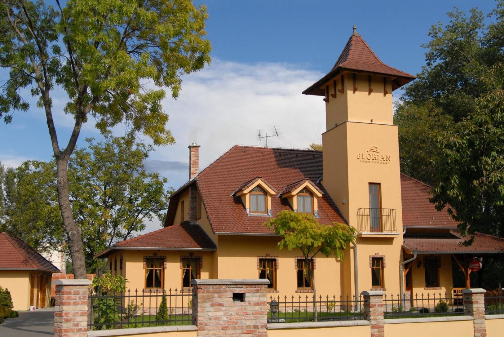 St. Florian Restaurant & Pension Vrakúň Exterior foto
